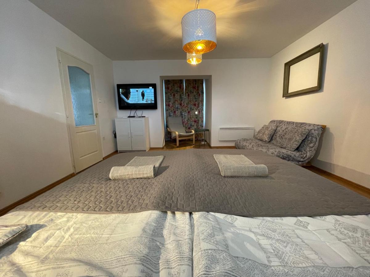 Corte Apartman Pápa Extérieur photo